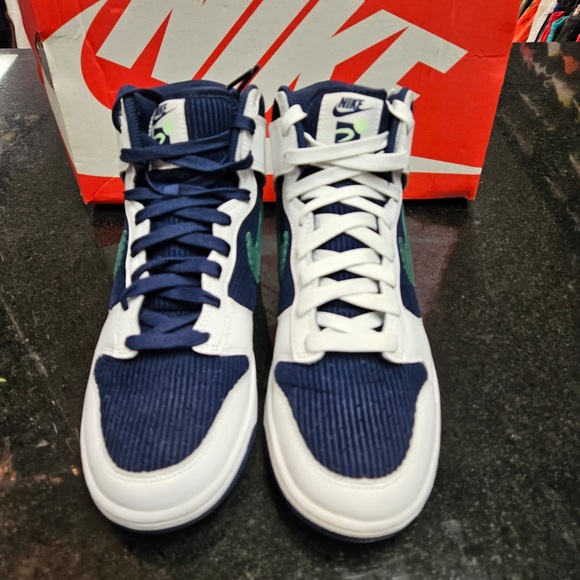 Sz 8.5 high top dunks great condition - Picture 7 of 11